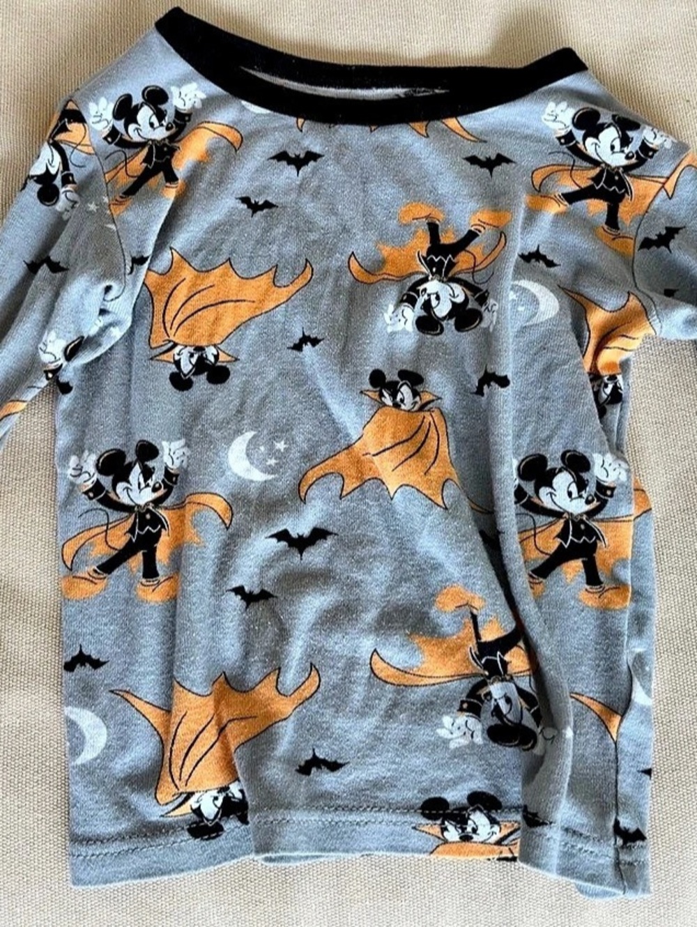 Disney Mickey Mouse Halloween Vampire Pajama Set Gray & Orange 5T